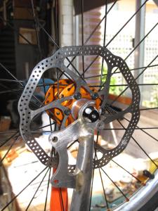 With that Chris King hub and wheel inserted